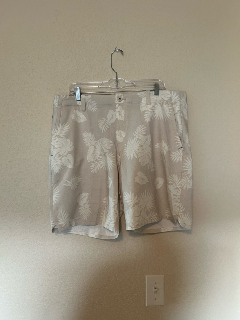 Tommy Bahama On Par Paradise Island Zone Flat Front 10” Shorts 38